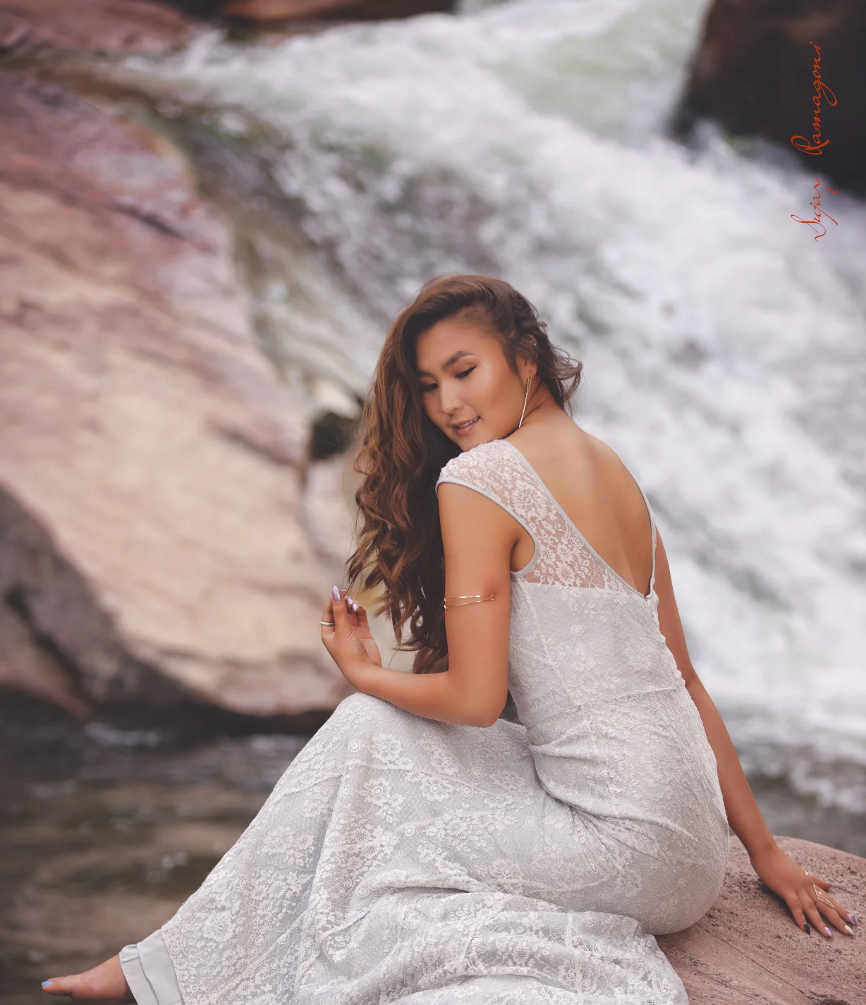 AMINAH_010XS.JPG