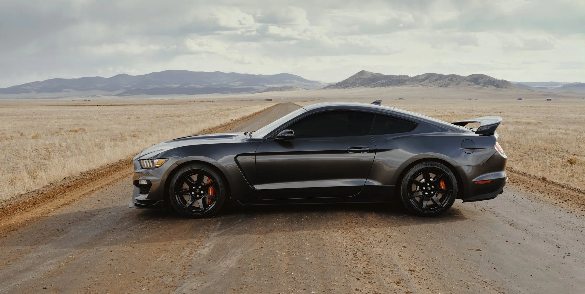 GT350R_24_002XS.jpg