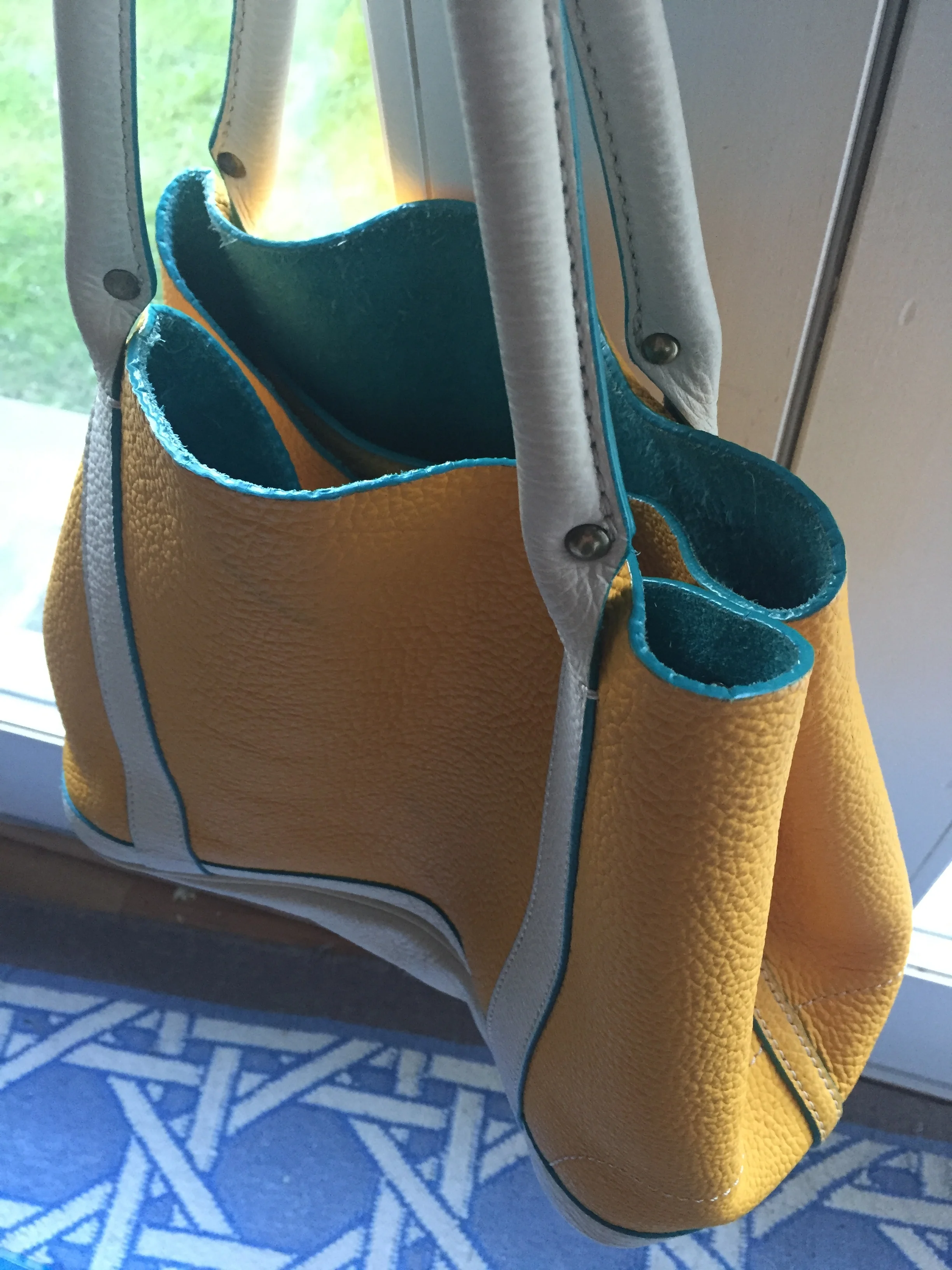 I love this color combo!