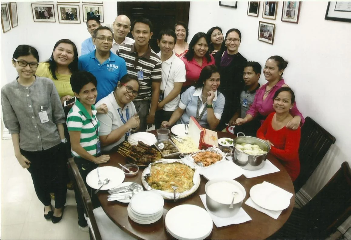 Intern Annicka Koteh having lunch with co-workers from the Office of Senator Loren Legarda.