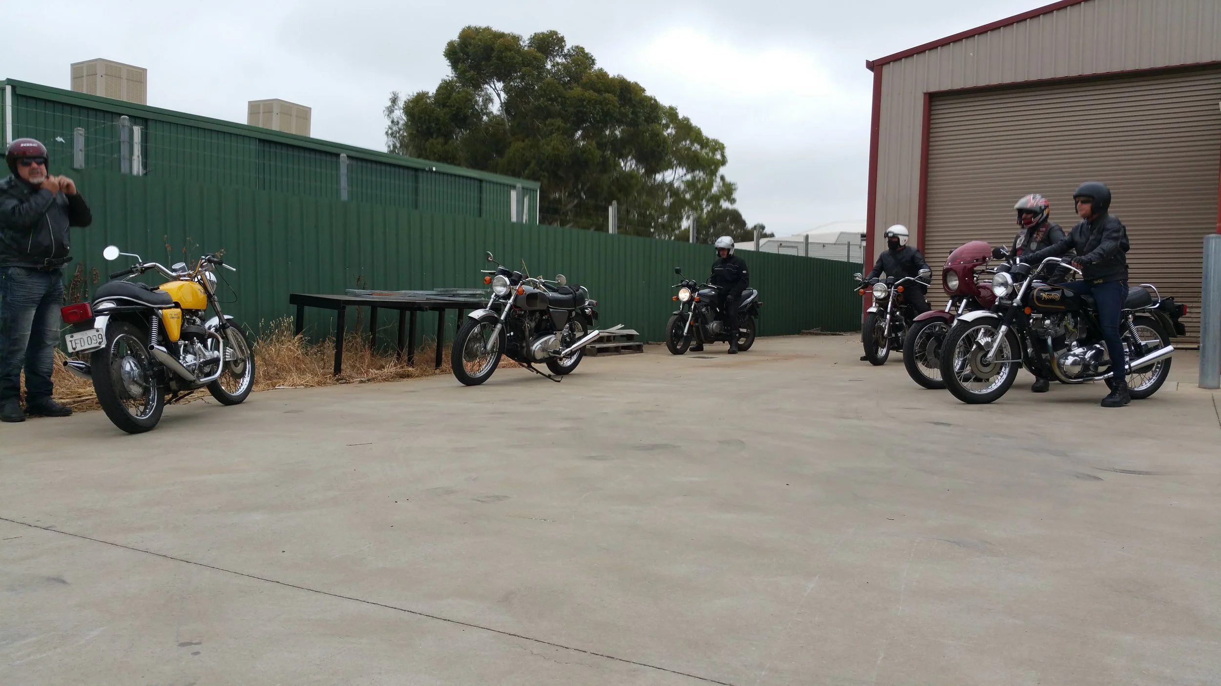 Breakfast at Pooraka - heading to Mallala