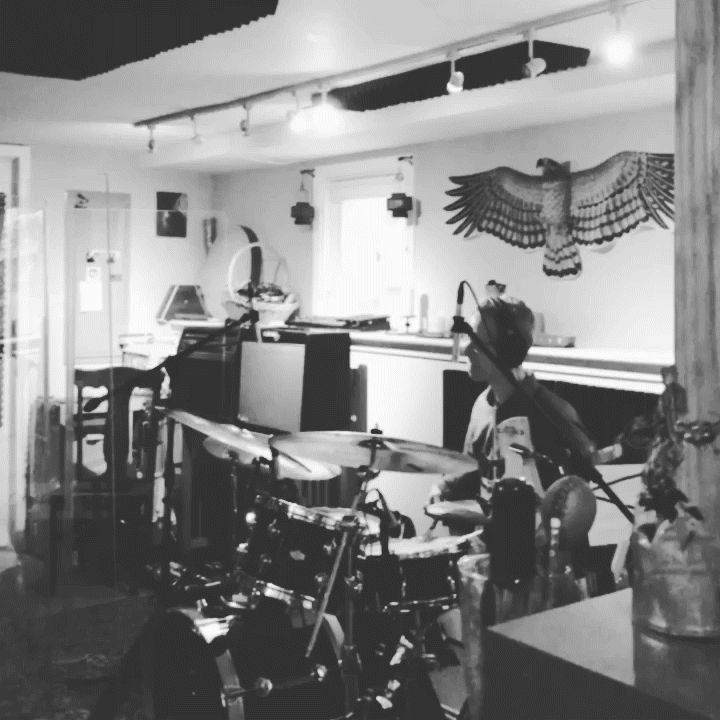 Jeff-Drums-Feelin-It.gif