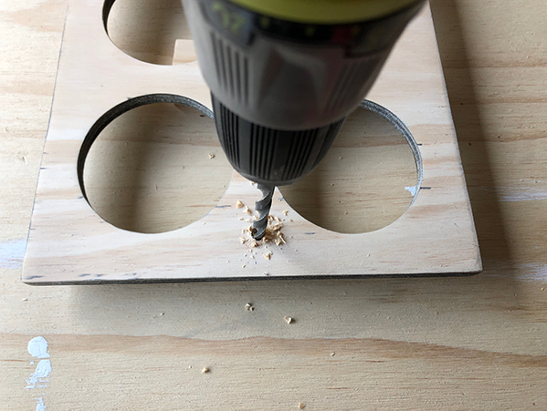 4 drill holes for the rope.png