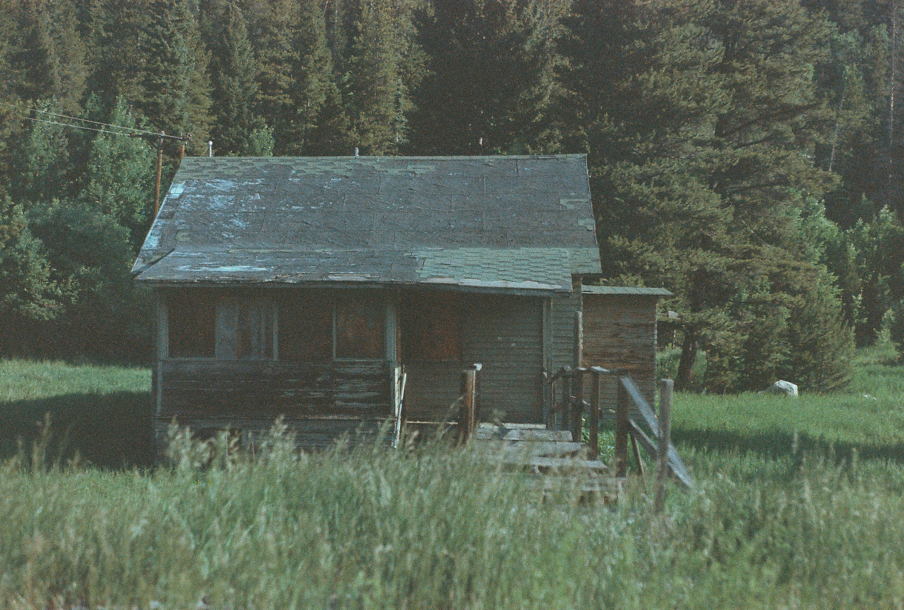 R1-05158-0004.jpg