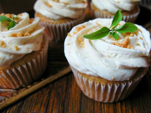 Alternative Christmas Cake: Orange sponge cake with melting chocolate & caramel middle