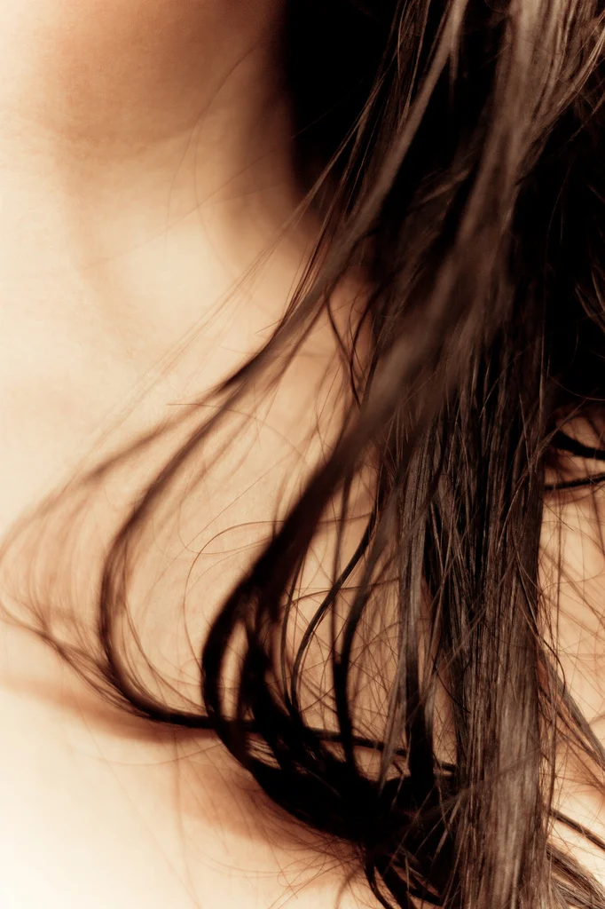 ARE YOU WASHING YOUR HAIR THE RIGHT WAY? Find out how to wash your hair like a pro for a perfect salon finish