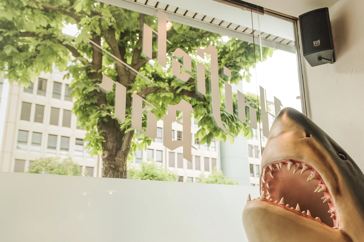 haifishbar_schaufenster.jpg