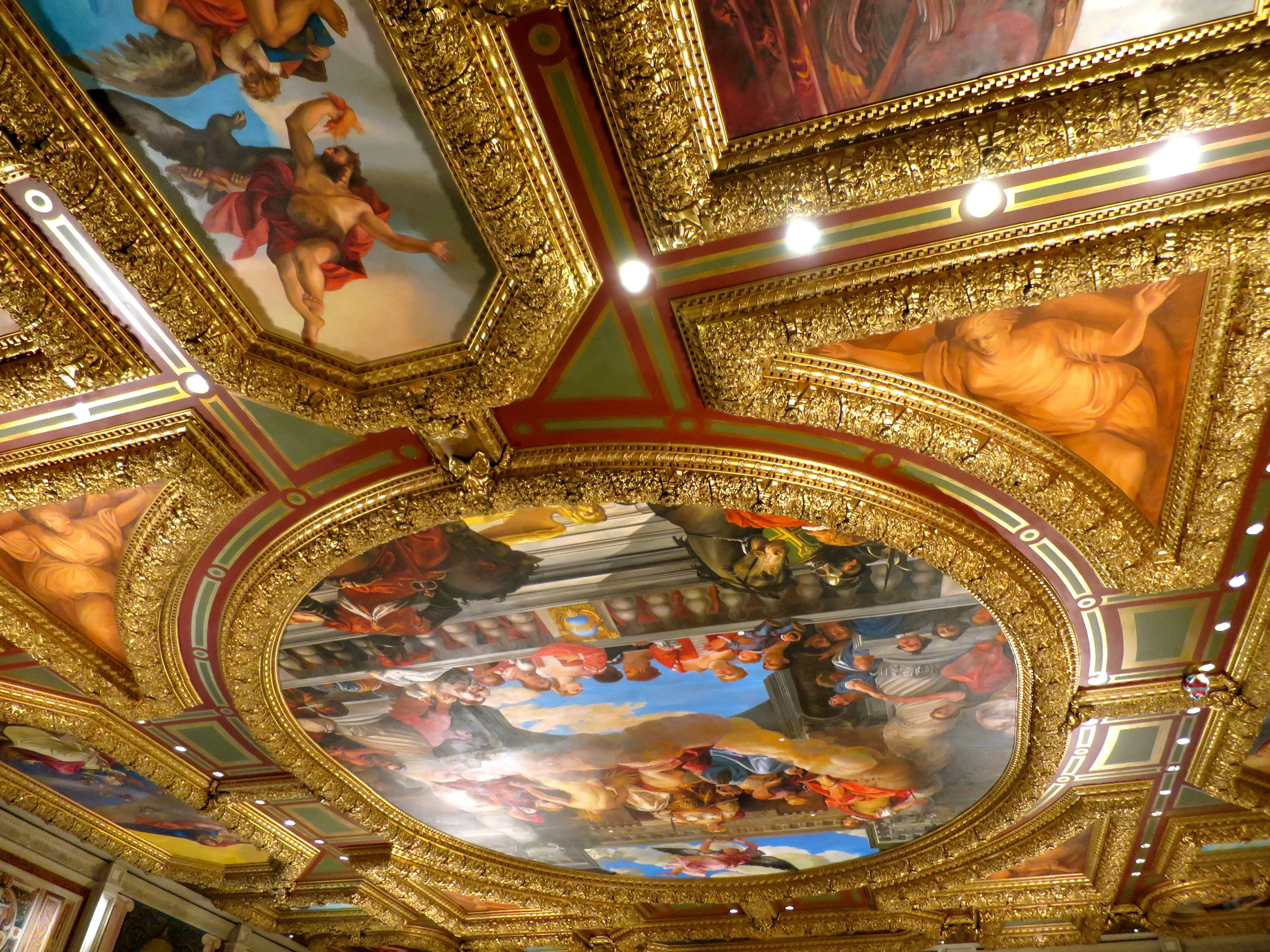 Further interior splendor.
