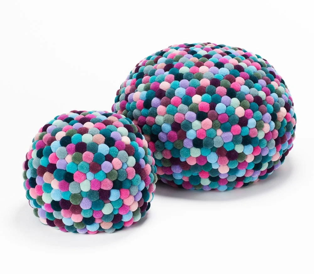 Pompon Pouf palemulti- size-SL-stil