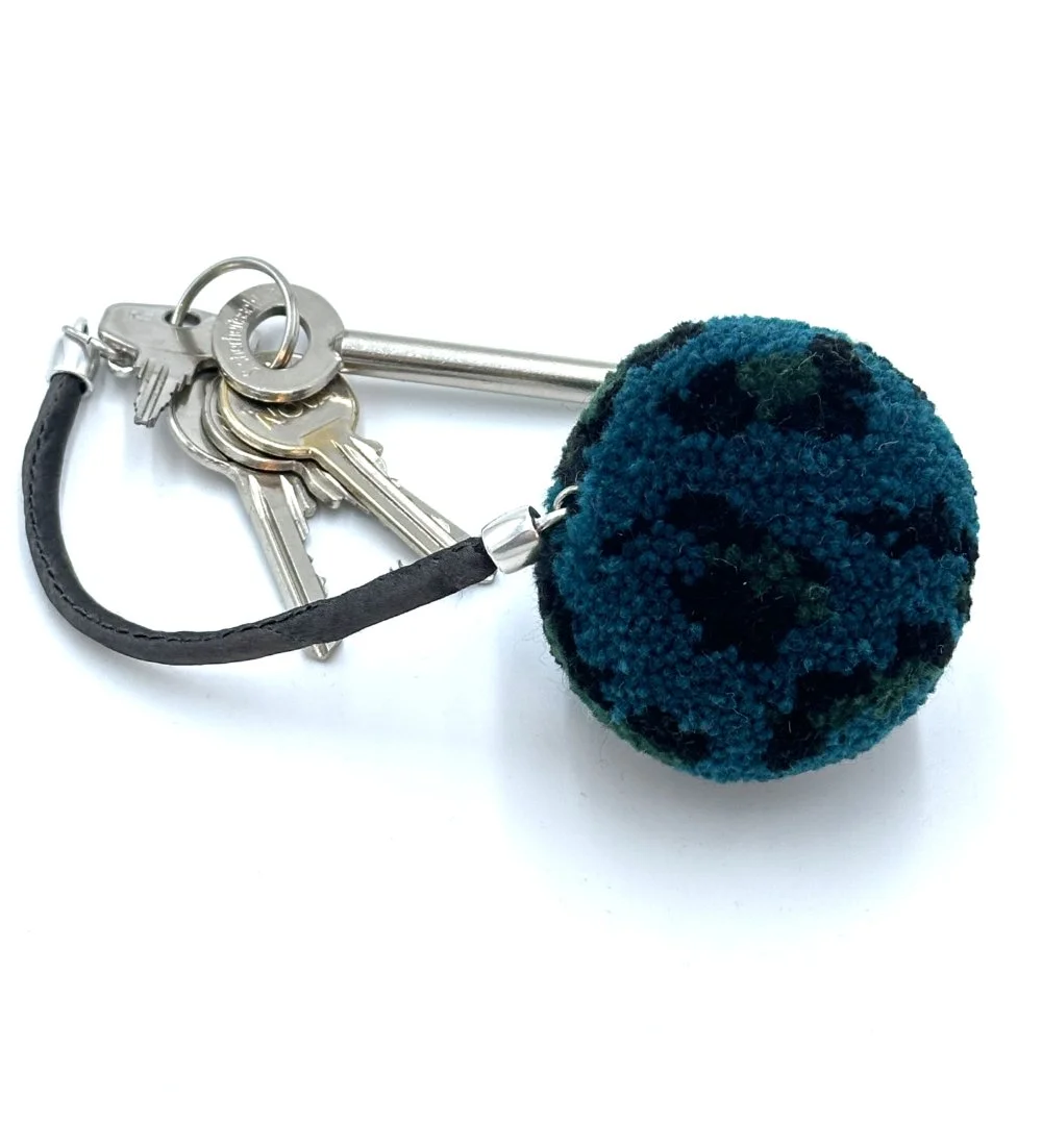 Leo-short petrol-2.jpg