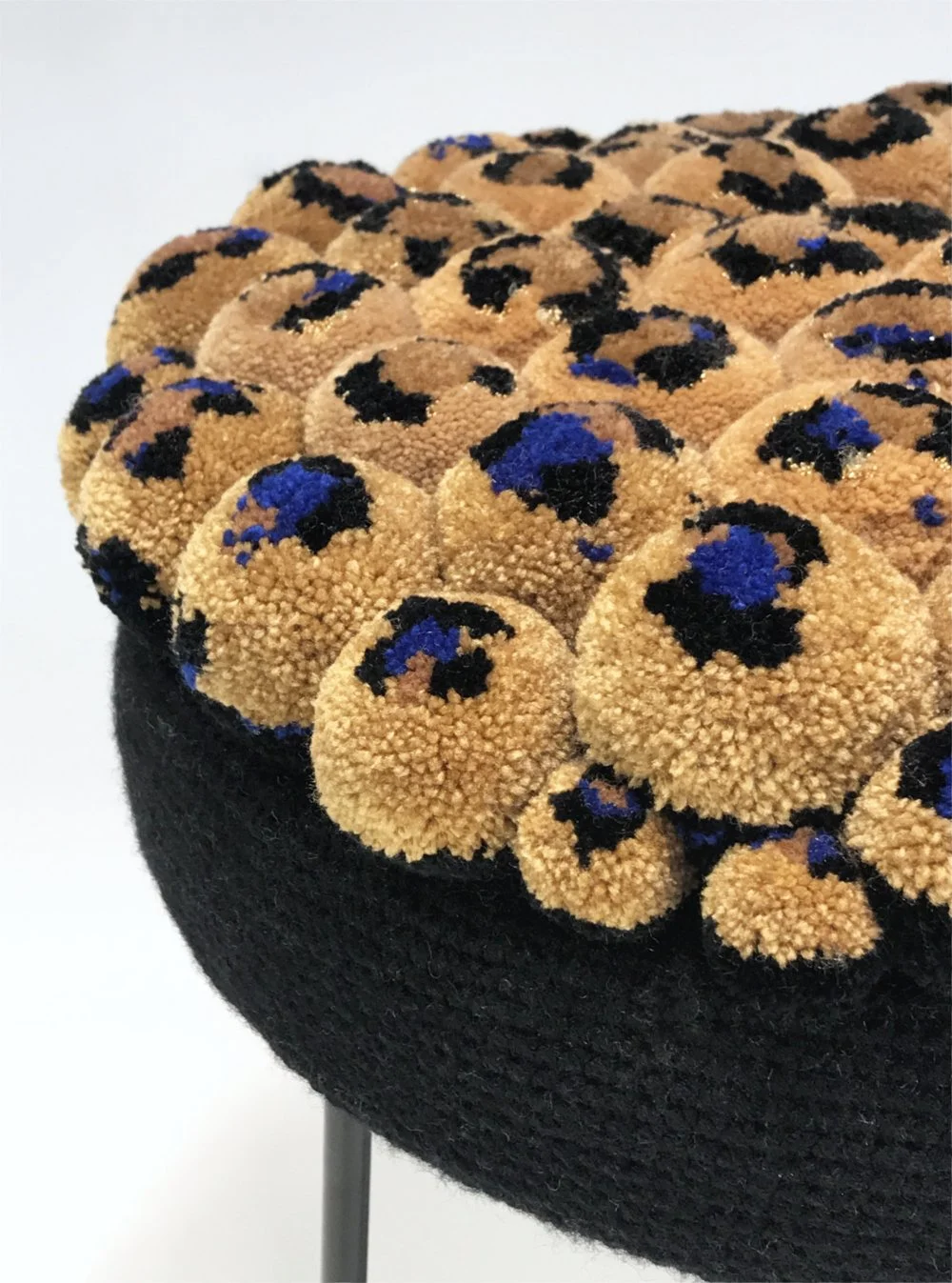 leo stool-detail.jpg