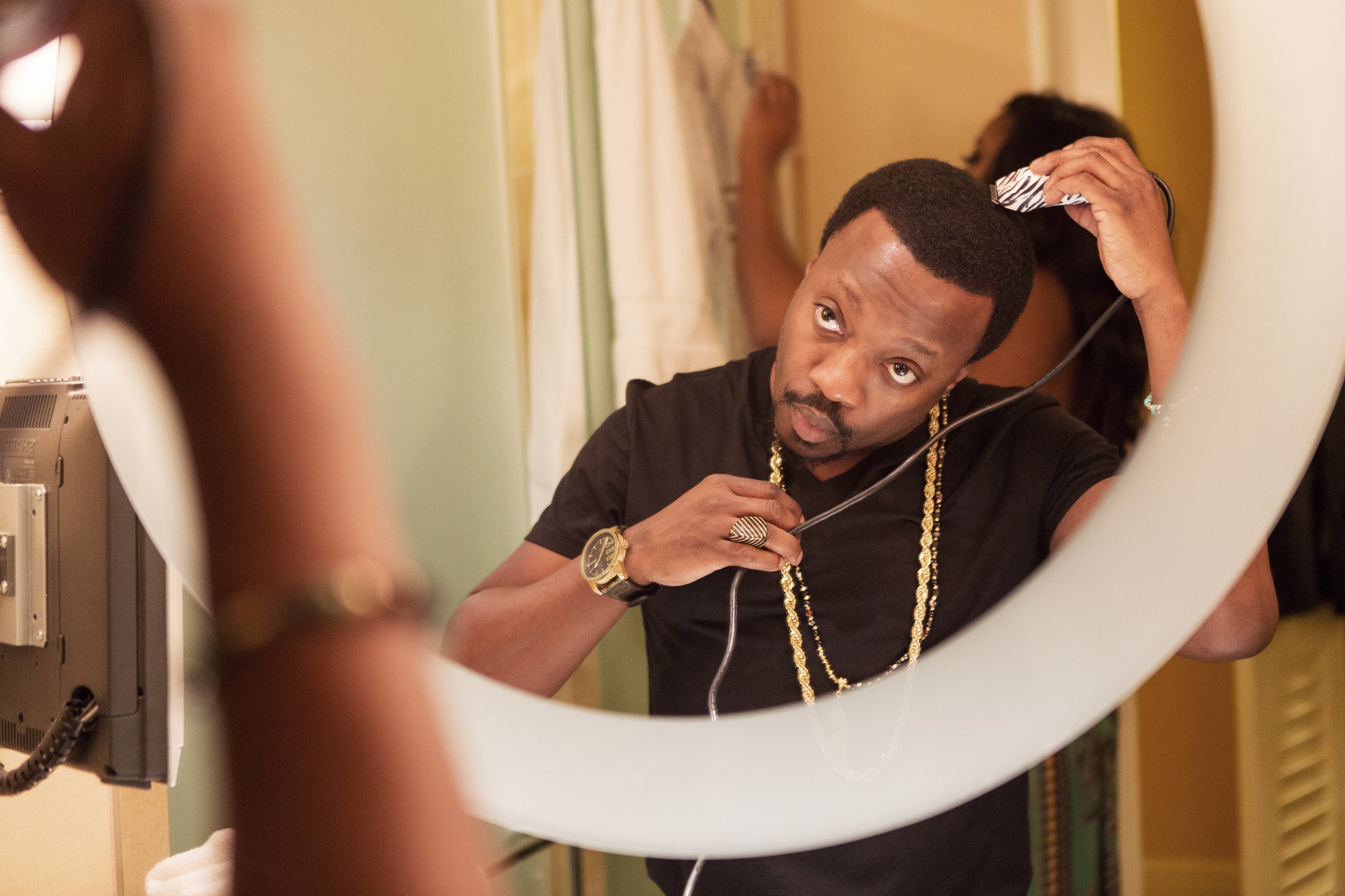 Anthony_Hamilton_Shaving_edited_2.jpg