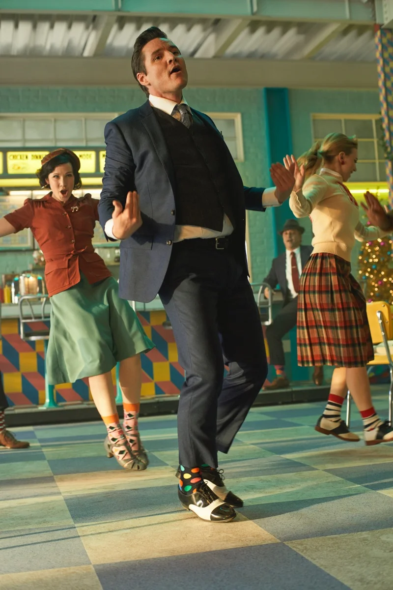 Pedro-Pascal-Happy-Socks-Holiday-2018-Campaign-005.jpg