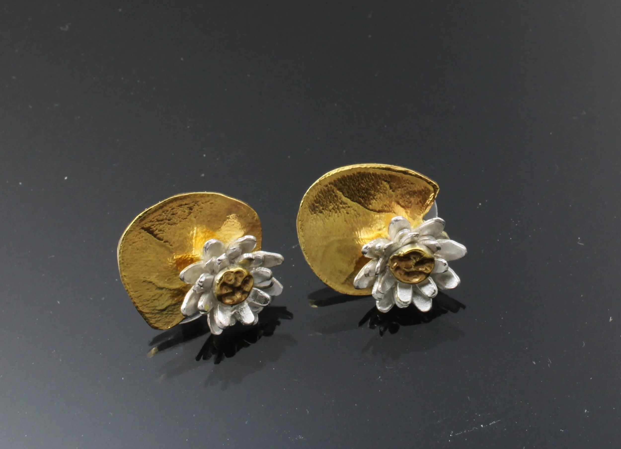 Small lilly pad earrings