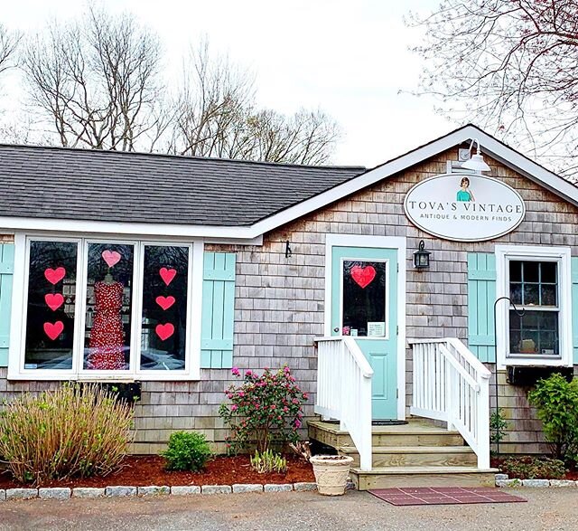 I had a little help from Minka making some thank you hearts!  #thankyou #vintageshopping #oldsaybrook