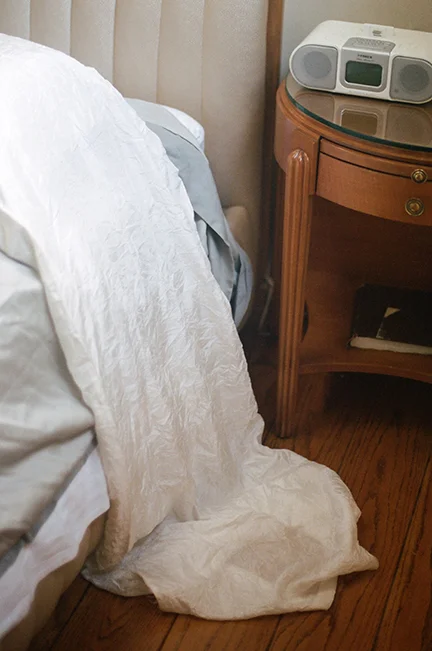 XLcase.wht.bed1.cu.jpg