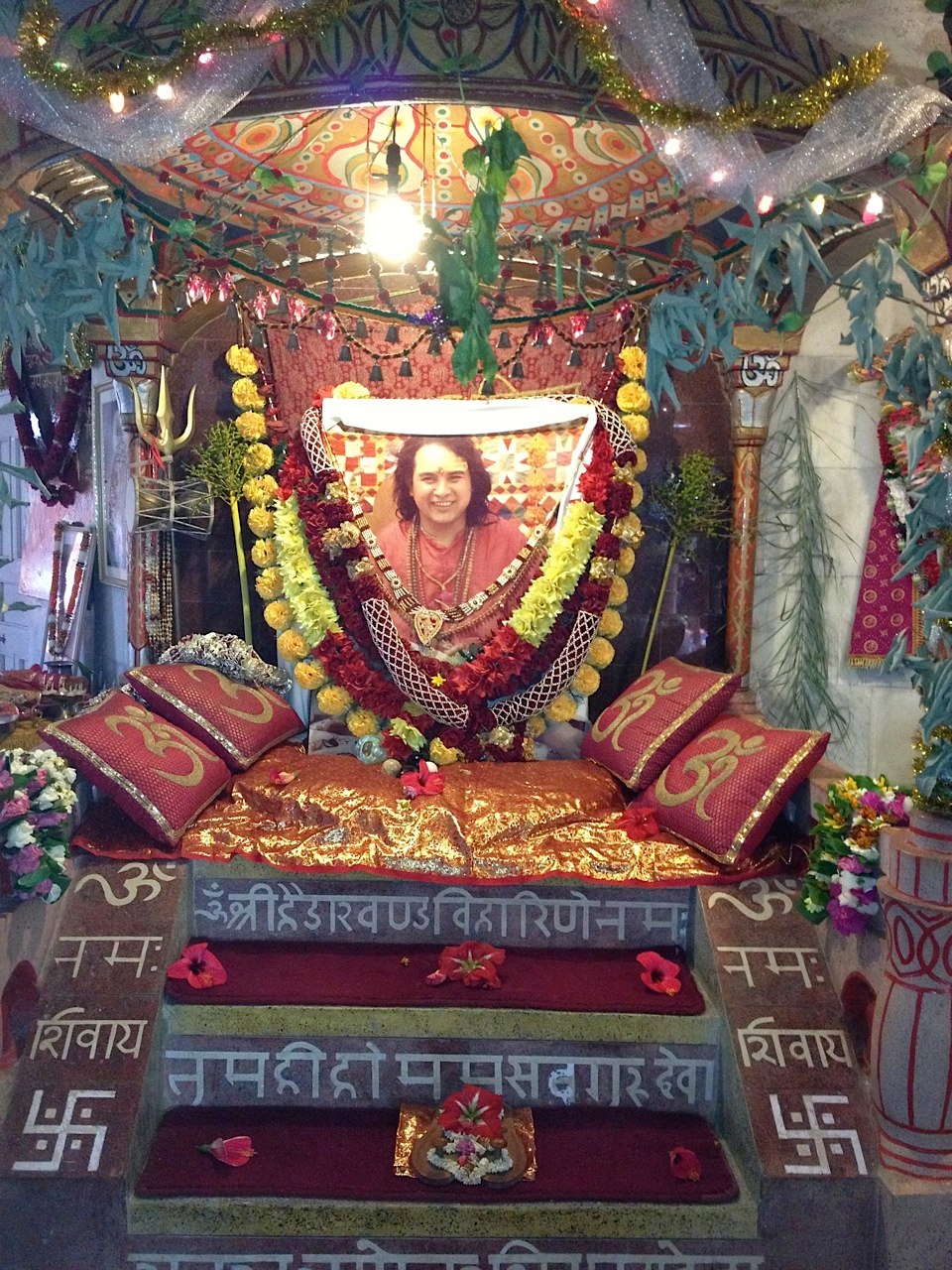 Babaji’s chair in the main temple