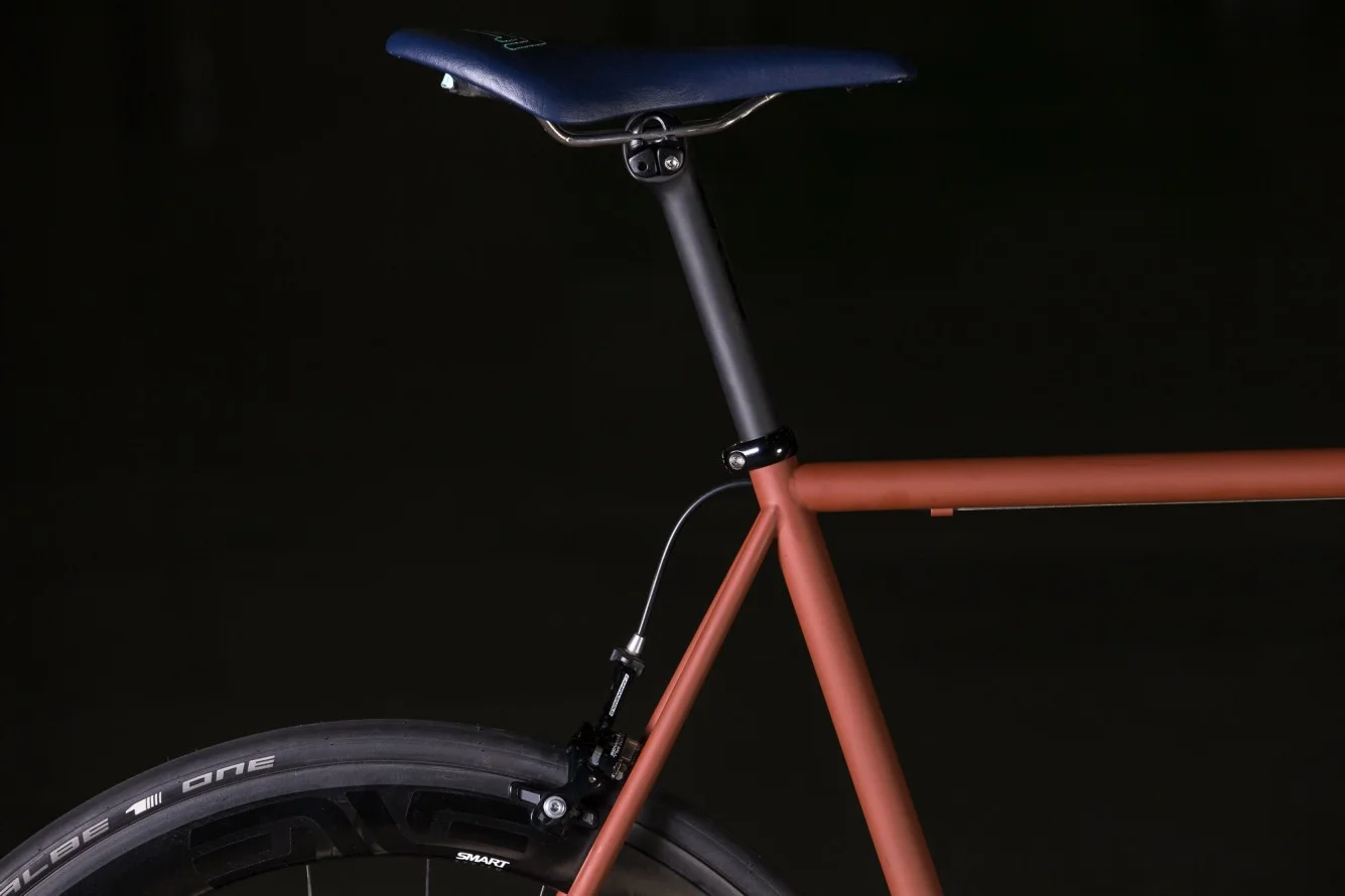 Enve's new seat-post design. Custom covered saddle.