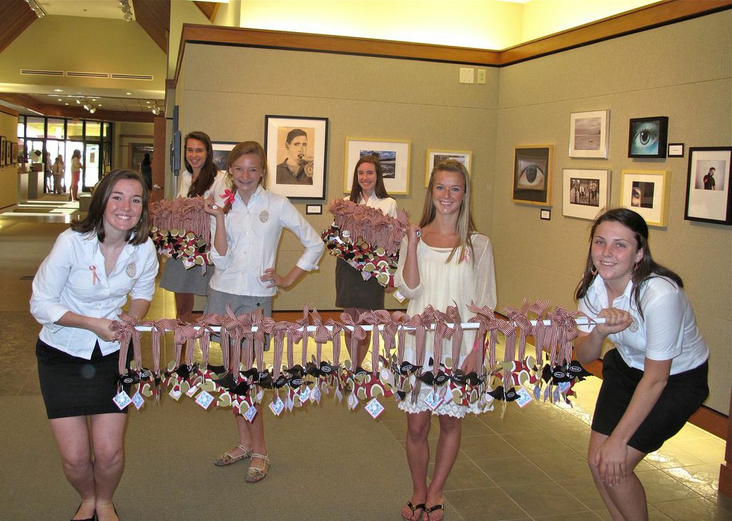 The Episcopal School of Jacksonville's Wings club presents over 200 angels to the entire faculty and staff made in memory of Dale Regan. 