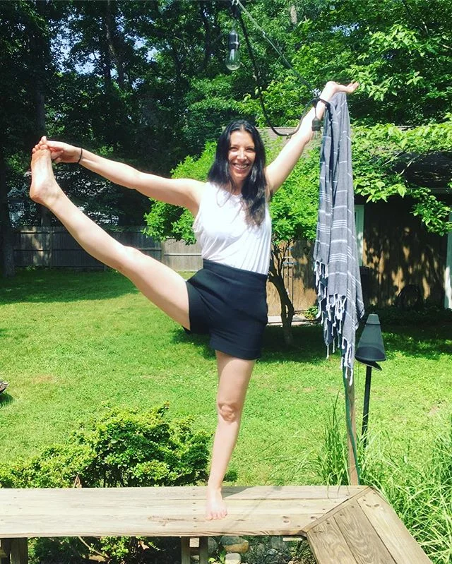 Do I look like a 🎇? 🤣 happy 4th from Heartbeat Yoga to you! .
.
.
#heartbeatyoga #namaste #practiceandalliscoming #ashtanga #vinyasa #utthitahastapadangusthasana