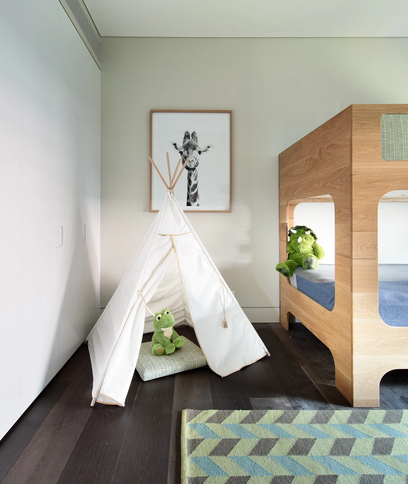 3 Garrick Ave - 500kb-43.jpg