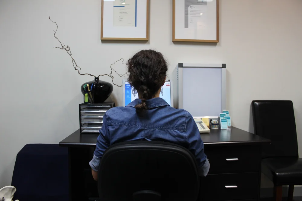  Woah! Someone better drop their shoulders ASAP! 