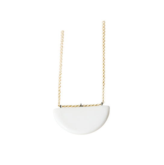 HalfMoonGoldCHain.png