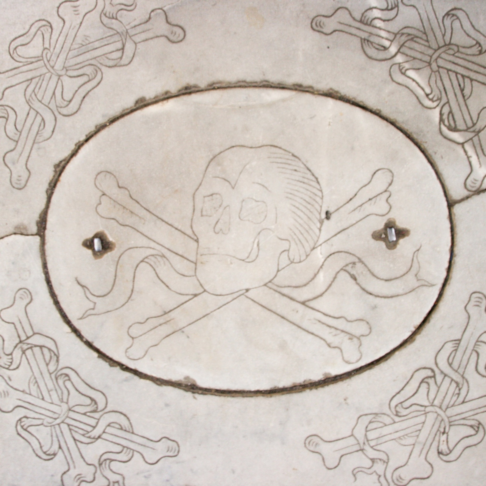 skull+cross+bones+rome.jpg
