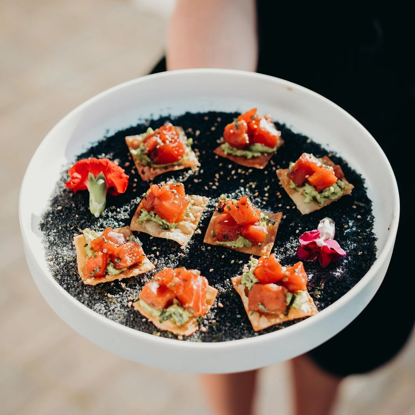 Reminiscing on the recent discovery of...i wouldn&rsquo;t say love yet...but interest in raw fish, thanks to @cherises.pieces + @timwooo 🙏🏽🙌🏽 drop your favorite sushi or poke places in SoCal (OC or LA) much appreciated fam 👇🏽👇🏽