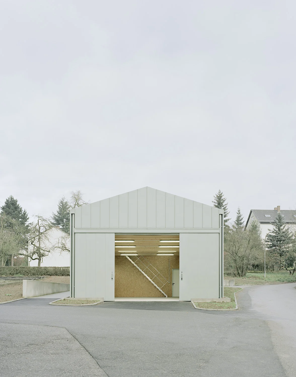hangar-005.jpg