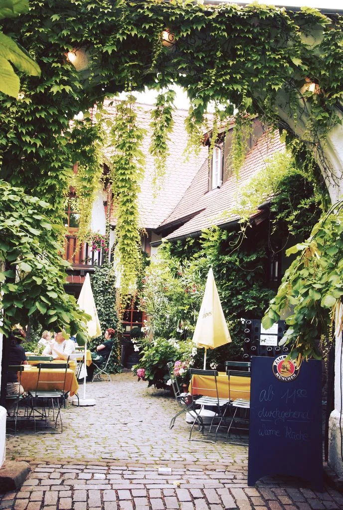 color.me.quirky. outdoor living & lounging