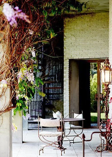 color.me.quirky. outdoor living & lounging