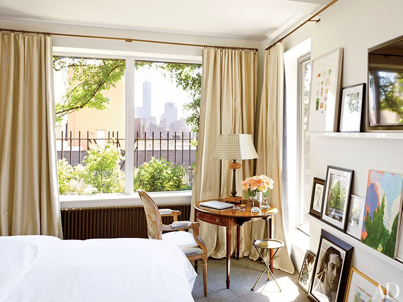 Isaac Mizrahi's NYC home on color. me. quirky.