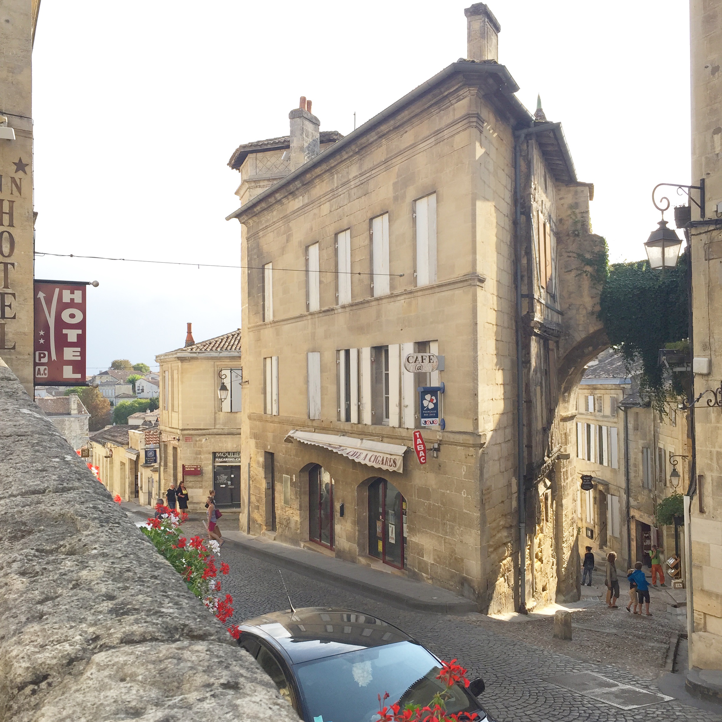 cmq goes to France