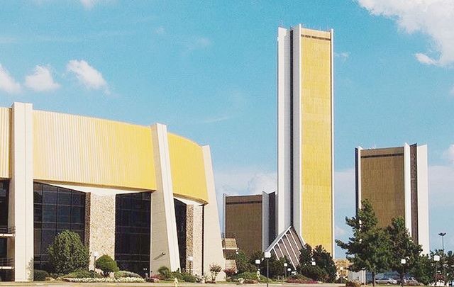 CityPlex Towers in Tulsa, Oklahoma, by Frank Wallace | co. #virtualgeometry