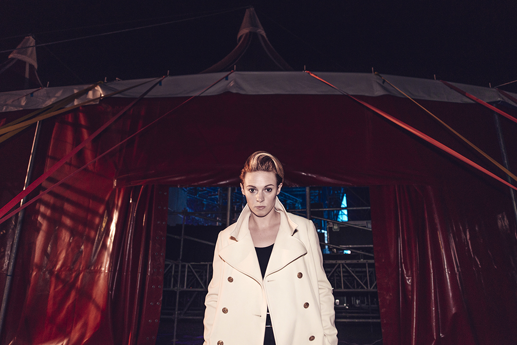 I only had 5/10 minutes with Elly Jackson to get a couple of portraits just before she went on stage, really lovely girl.