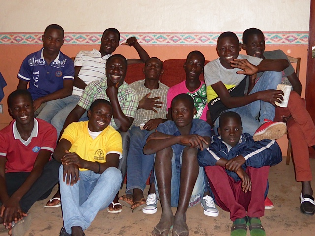 Some of the young men from Camundambala assembly who show great interest in spiritual things.