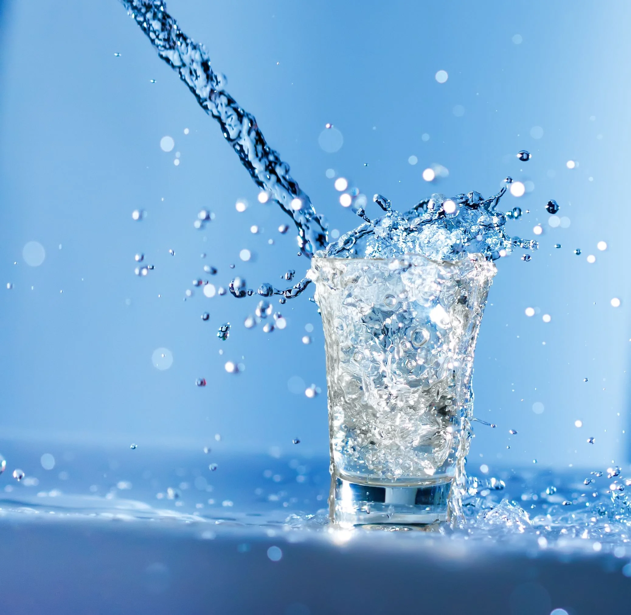 What many health experts say about drinking Alkaline Water