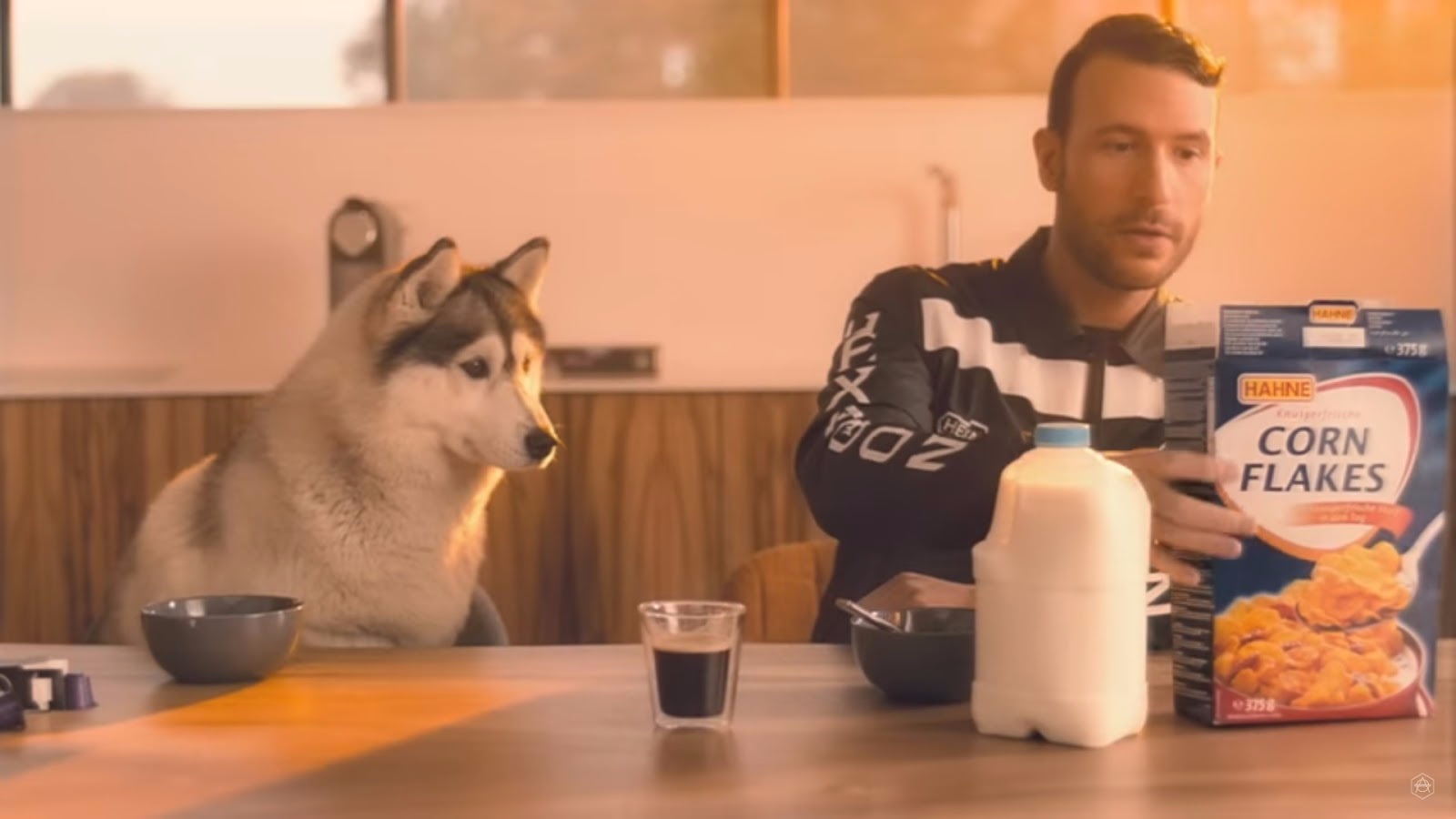 Don+Diablo+ft.+A+R+I+Z+O+N+A+-+Take+Her+Place+%28%23Official+%23Music+%23Video%29.jpg