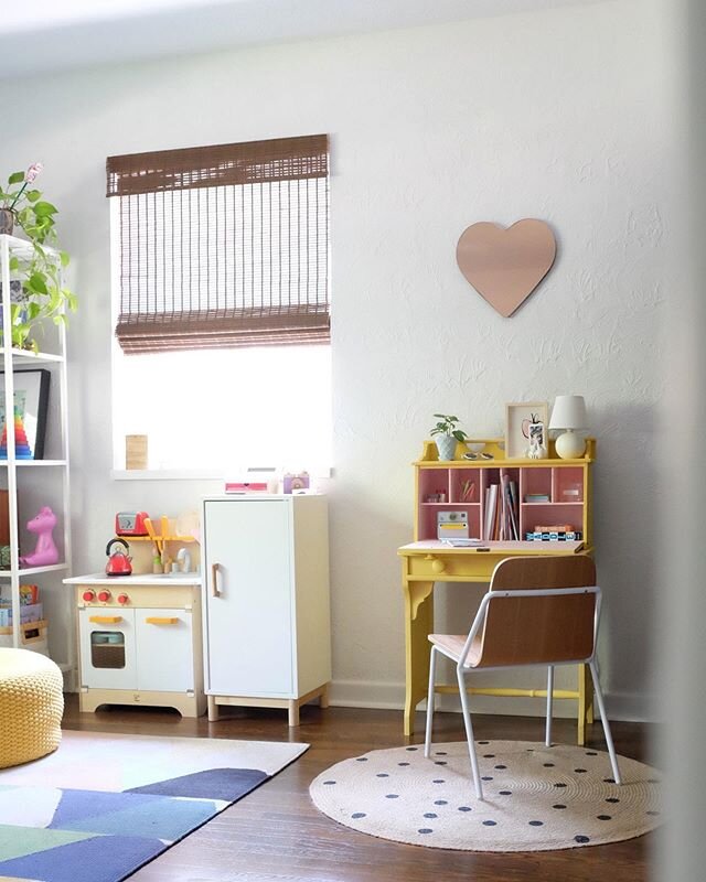 Painted a family hand-me-down desk for Aldon&rsquo;s room awhile back... and took some pics...awhile back. Love that her room is mostly furnished with items from my childhood! #818reno