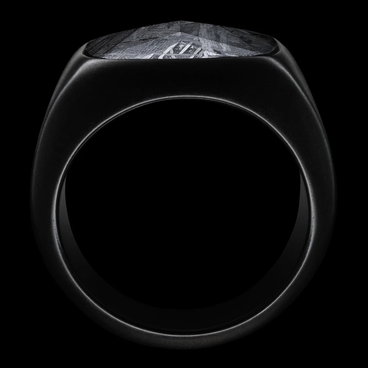 AB_Yurman_SignetRing_Crop.jpg