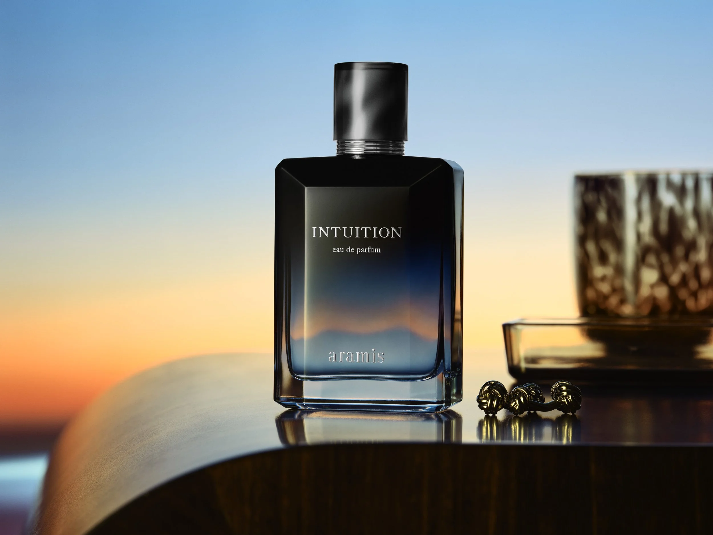 SP25_DIGITAL_Aramis_Intuition_100ml_Lifestyle_Still_01.jpg