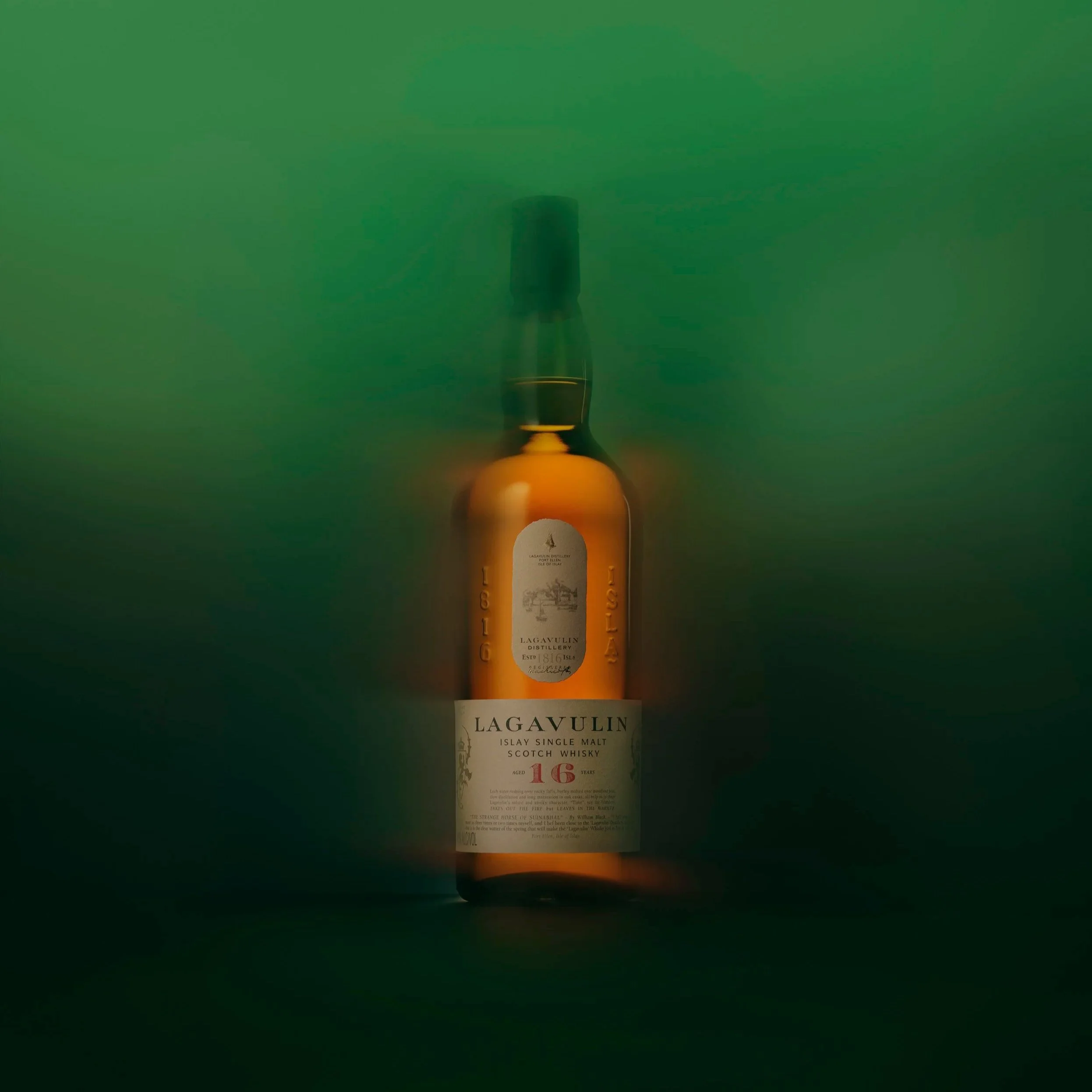 NAC_250212_01_LAGAVULIN_BOTTLE_STILL_COMP.jpg