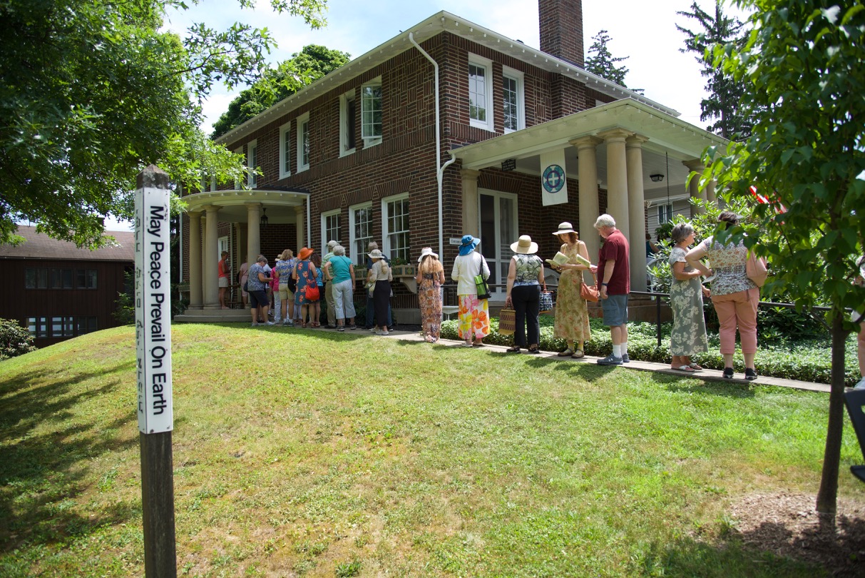 The Fenton Deaconess home welcomes visitors across Thunder Bridge