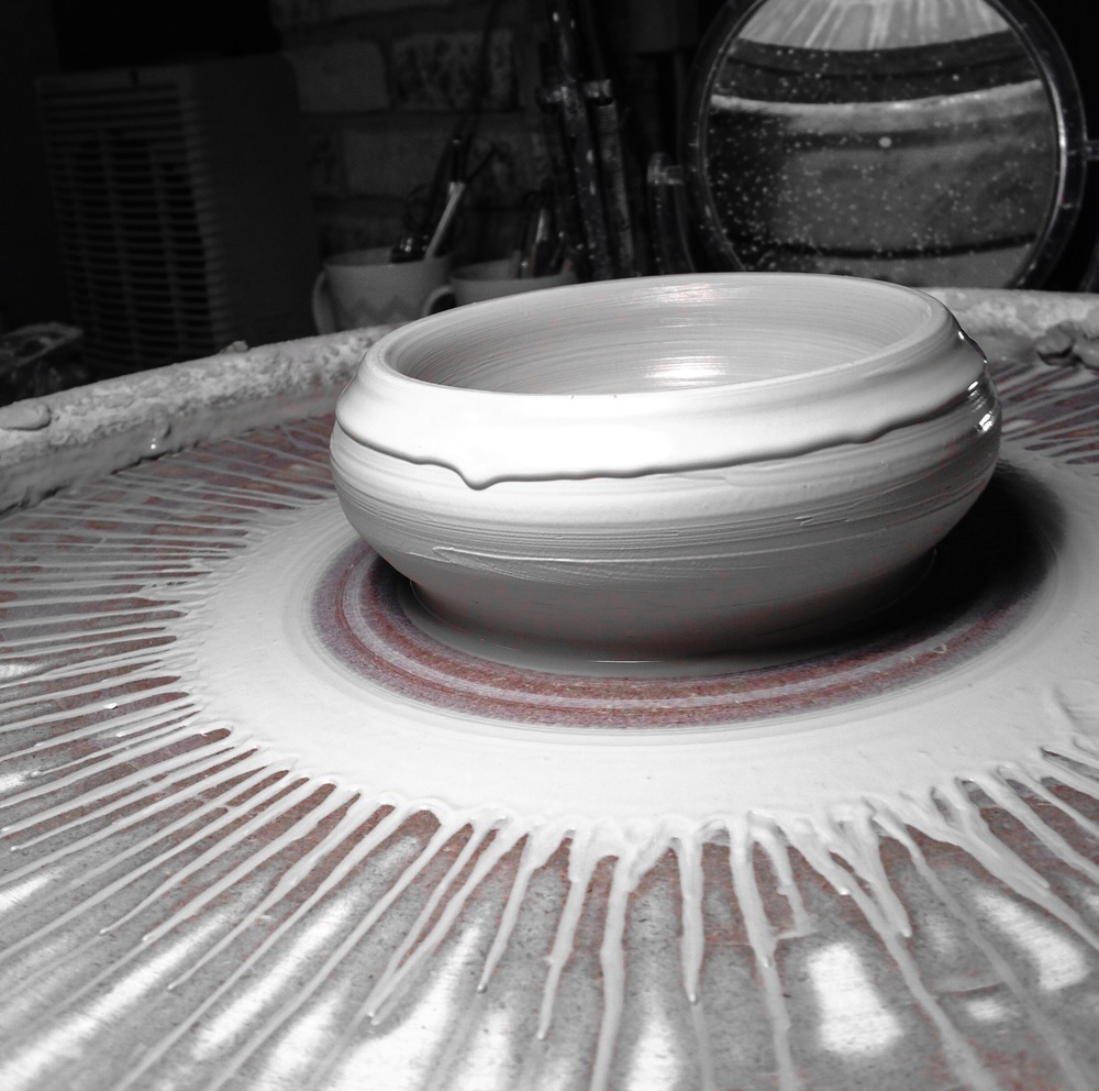 Making a porcelain bowl