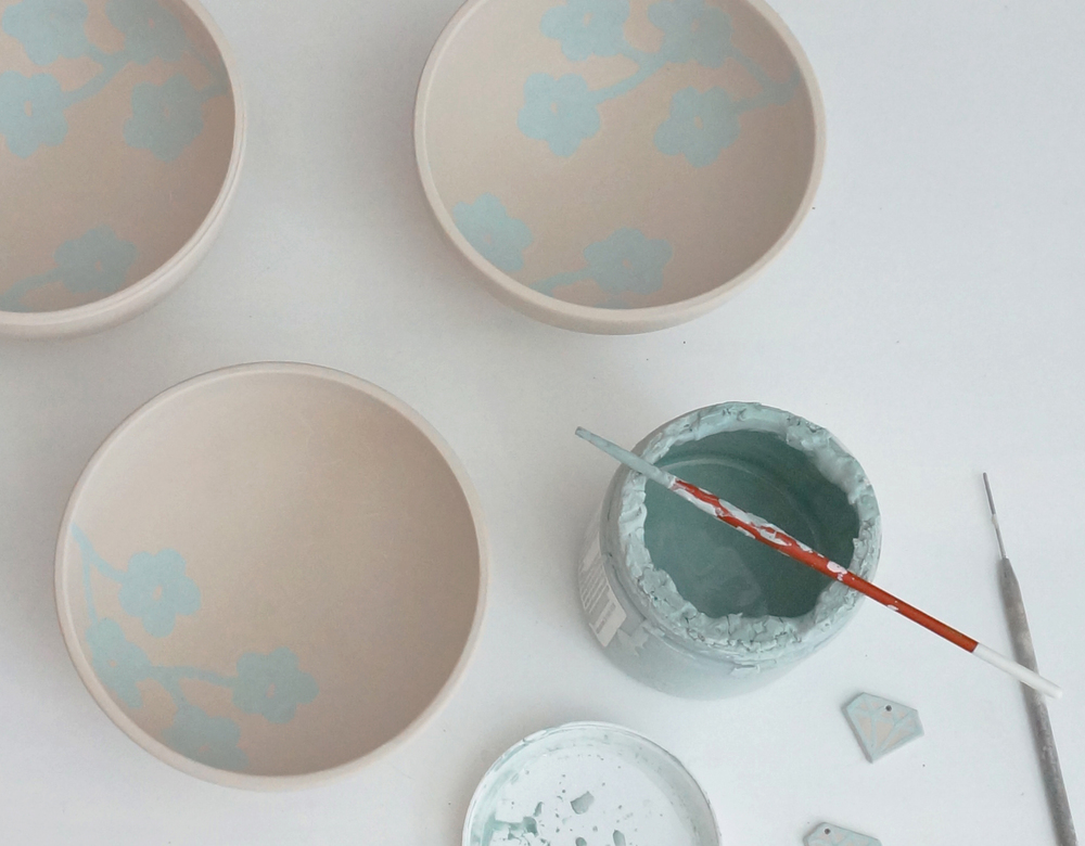 Decorating Porcelain Pottery