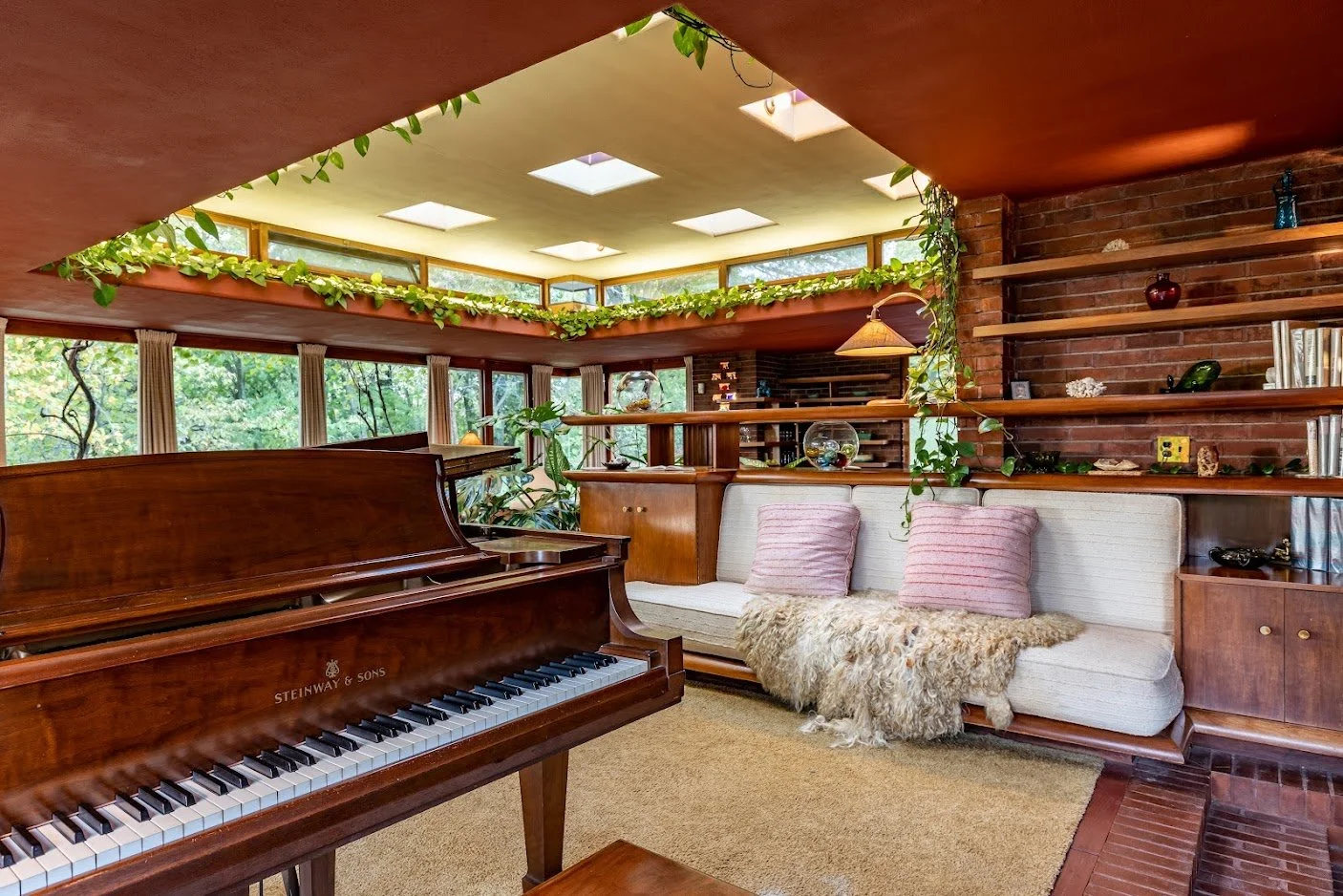 EL T from Piano.jpg