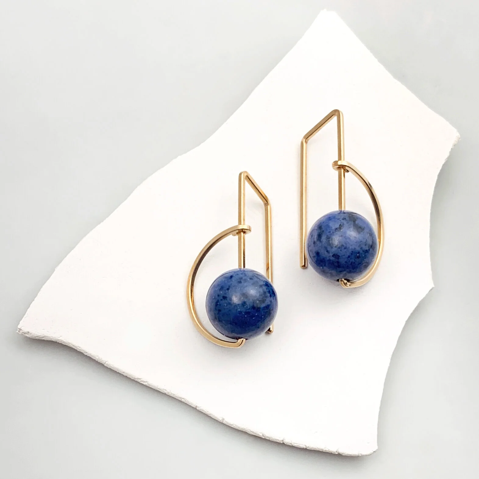 28C218C0-2A5C-4CC0-801E-3299E5D9E228