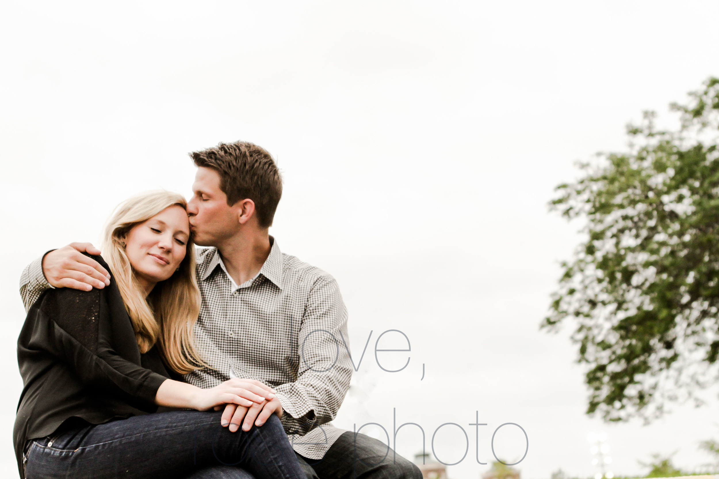 chicago yacht club lake front engagement shoot olive park chicago theater wedding photographer rose photo-006.jpg