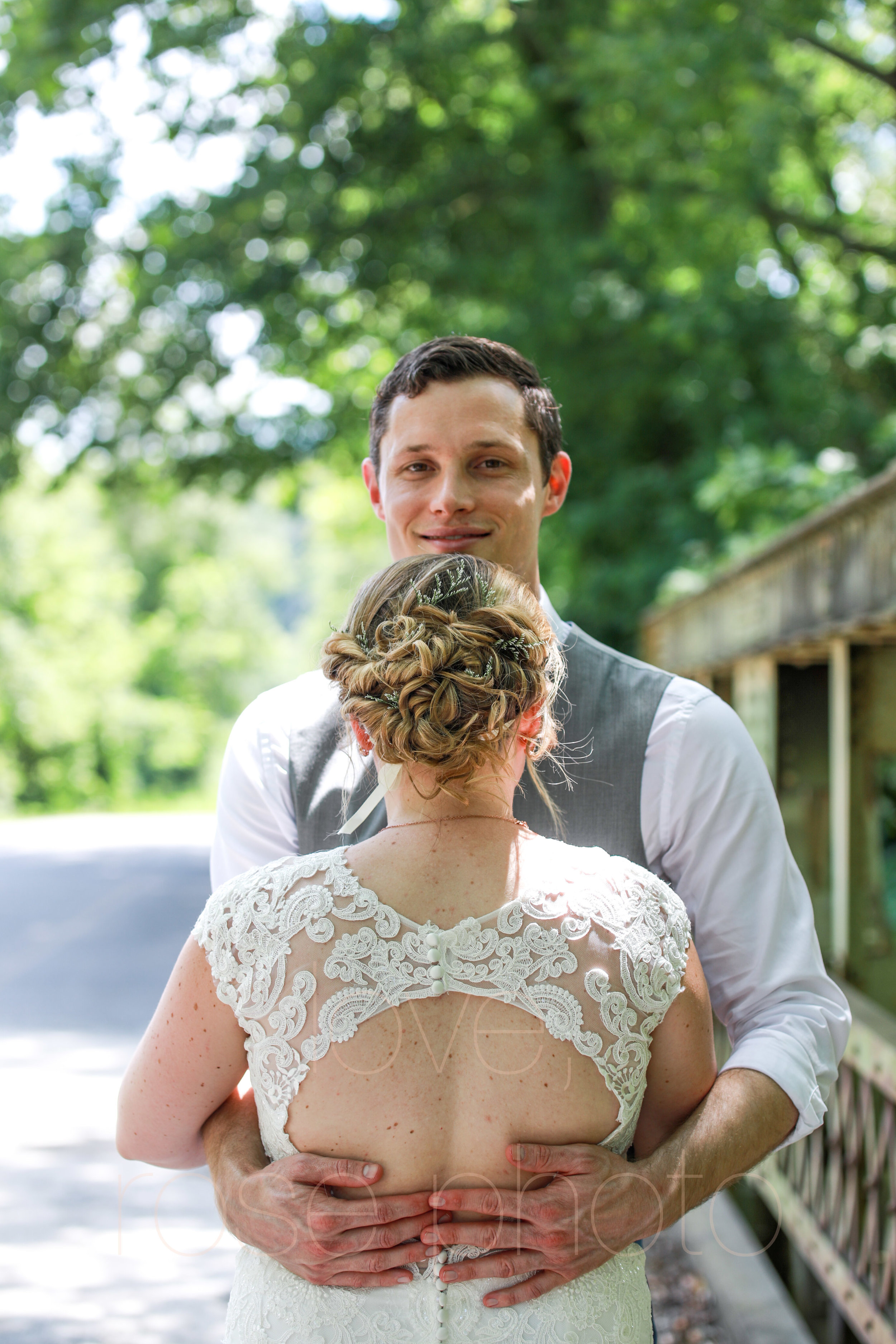 E + J Bloomington at The Wilds wedding photography pink roses blush baby blue bridesmaids dress flower girl destination photo -34.jpg